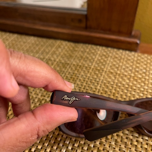 Authentic Maui Jim polarize unisex shades main image 5